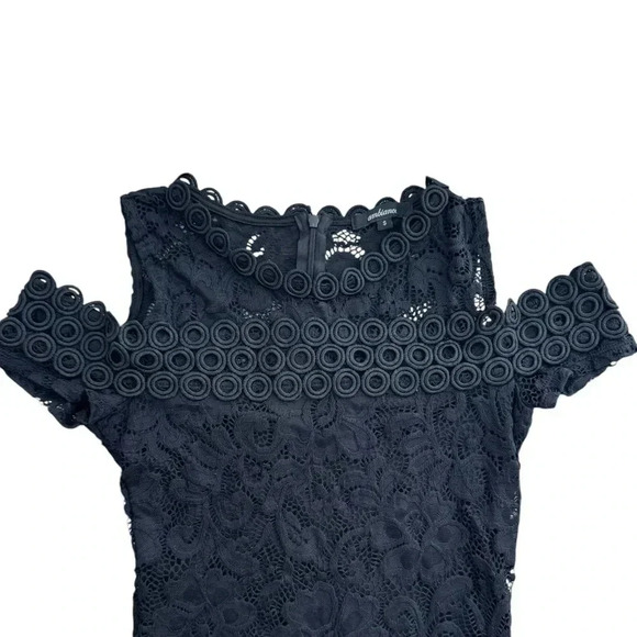 Women's Lace Short Sleeve Knit Mini Dress, Size Small - Picture 3 of 8